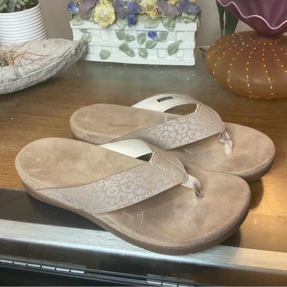 SPENCO WOMENS NEWPORT CHEETAH  THONG SANDALS 9D